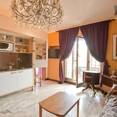 Julia's Domus Apartment *